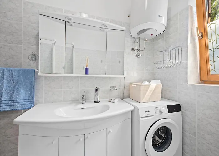 O'live 2 Bdr Istra Apartman *